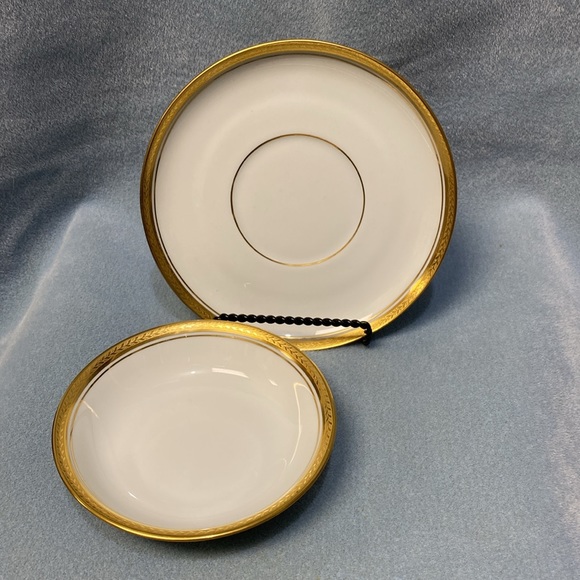 HUTSCHENREUTHER SELB BAVARIA GOLD ENCRUSTED GOLD IVY LEAF BERRY BOWL AND SAUCER - Picture 2 of 14